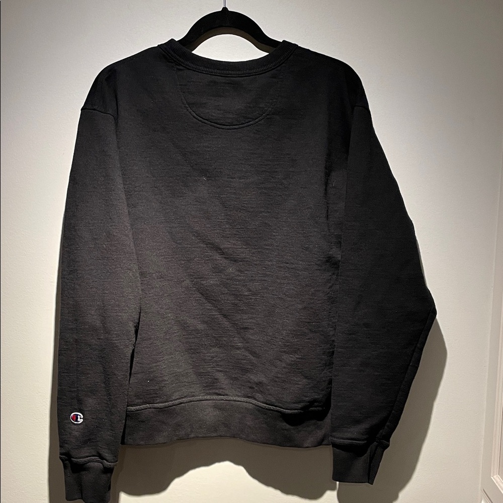 Champion Crewneck Sweatshirt
Men’s Medium — Black - Picture 5 of 5